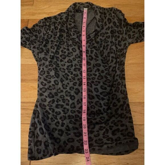 1.State women's grey animal long sleeve v-neck crossover sweater top size small - Picture 6 of 9